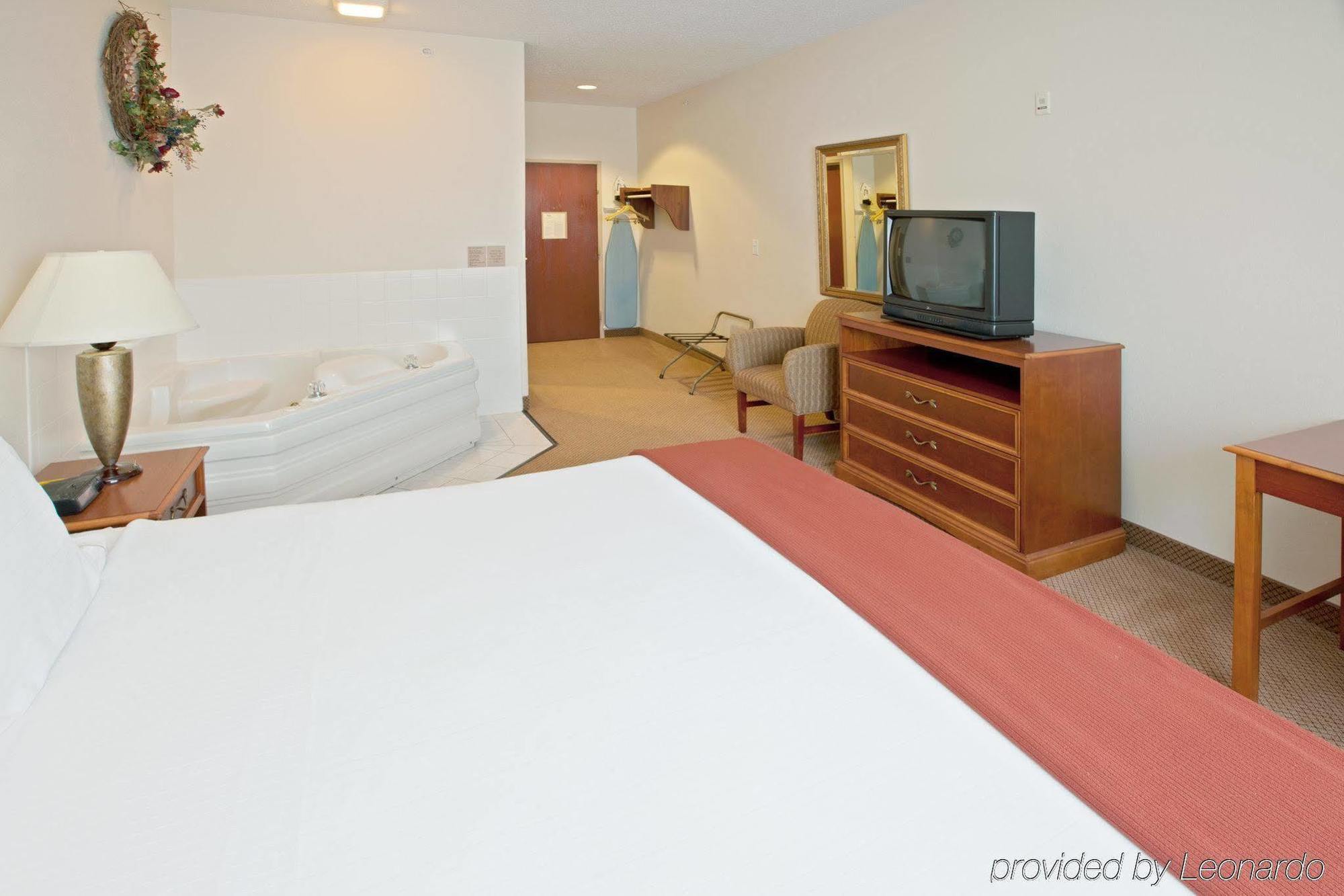 Baymont By Wyndham Chelsea Hotell Exteriör bild